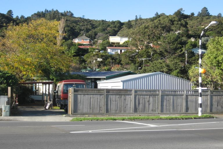 Photo of property in 53 Stokes Valley Road, Stokes Valley, Lower Hutt, 5019