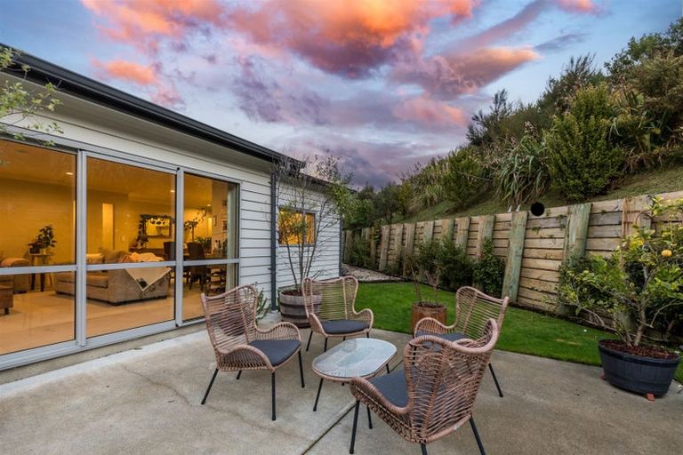 Photo of property in 14 Moonraker Place, Whitby, Porirua, 5024