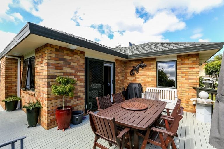 Photo of property in 5 Ashmore Drive, Frankleigh Park, New Plymouth, 4310