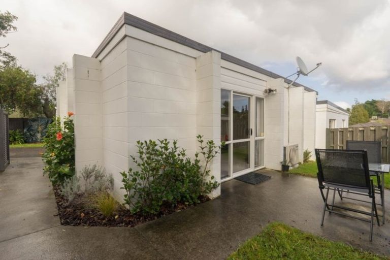 Photo of property in 1/74 La Trobe Street, Pakuranga Heights, Auckland, 2010