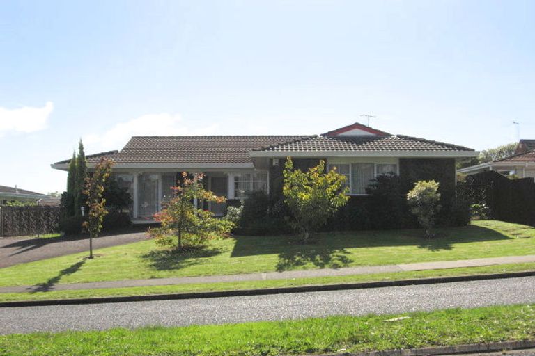 Photo of property in 34 Highland Park Drive, Highland Park, Auckland, 2010