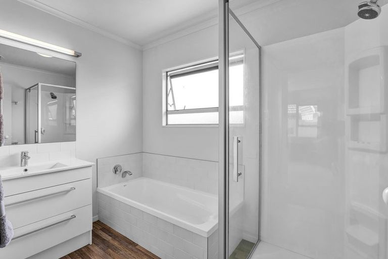 Photo of property in 273/1 Mangorei Road, Merrilands, New Plymouth, 4312