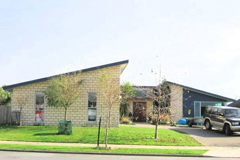 Photo of property in 13 Somerton Drive, Huntington, Hamilton, 3210