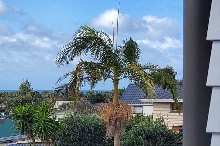 Photo of property in 38b Bay Street, Red Beach, 0932