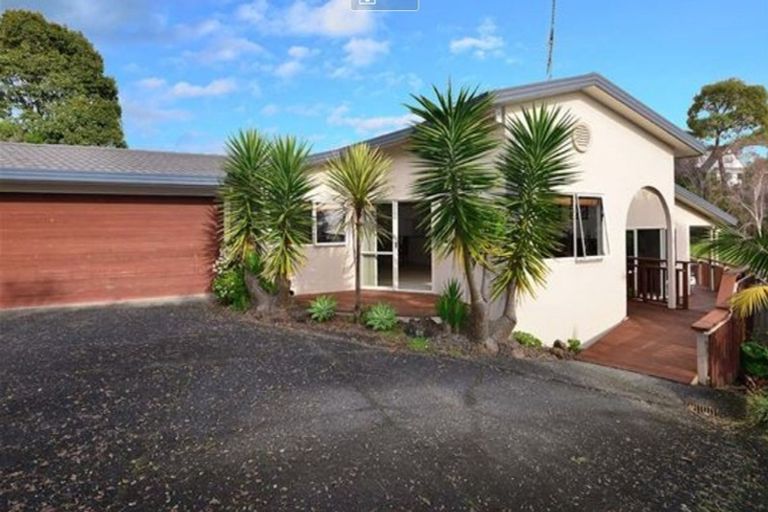 Photo of property in 31 Rifleman Rise, Unsworth Heights, Auckland, 0632