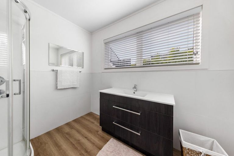 Photo of property in 121 Wallace Road, Mangere Bridge, Auckland, 2022