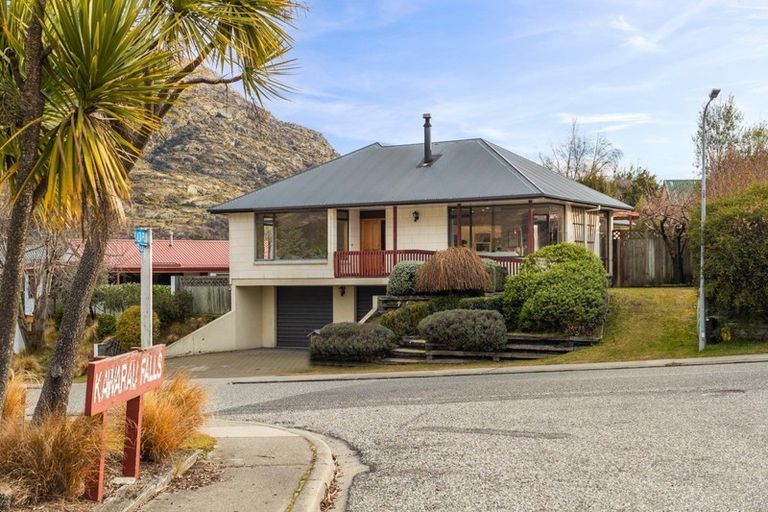 Photo of property in 8 Remarkables Crescent, Frankton, Queenstown, 9300