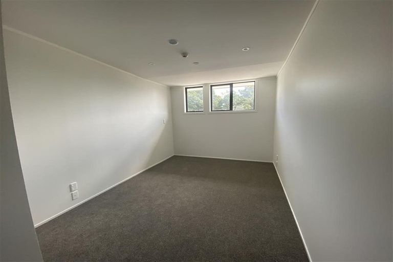 Photo of property in 20a/30 Westward Ho, Glen Eden, Auckland, 0602