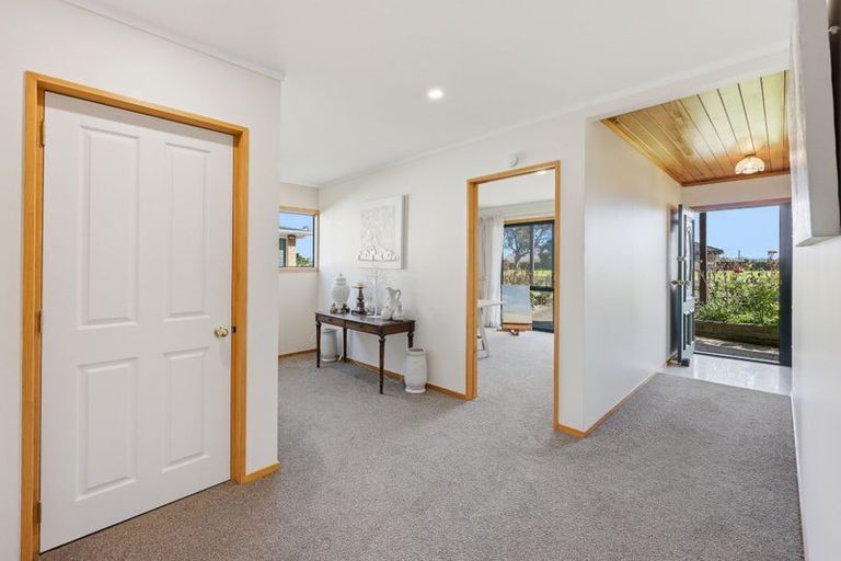 Photo of property in 166 Torkar Road, Clarks Beach, 2122