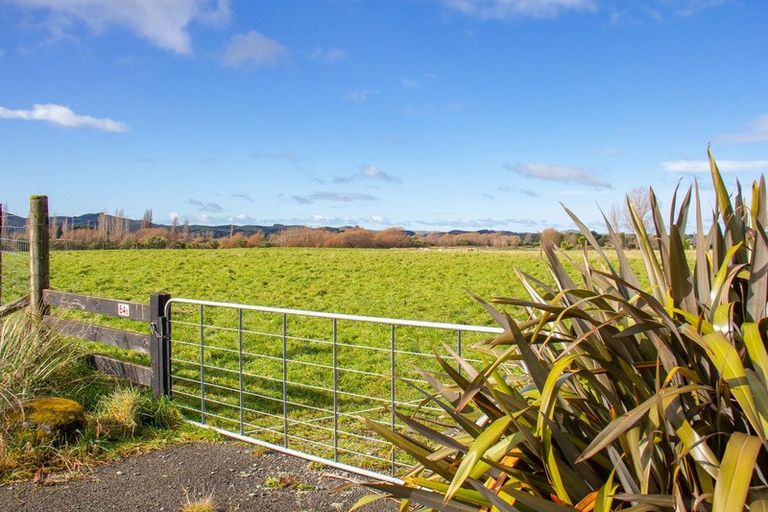 Photo of property in 64b Opaki Kaiparoro Road, Opaki, 5871