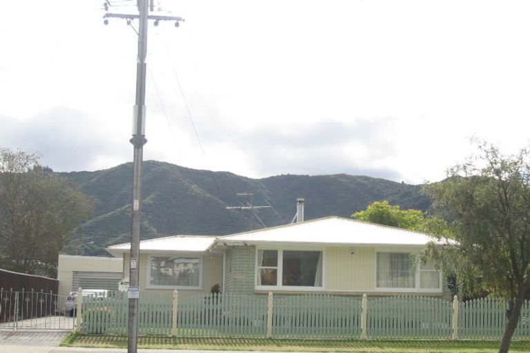 Photo of property in 1087 Fergusson Drive, Clouston Park, Upper Hutt, 5018