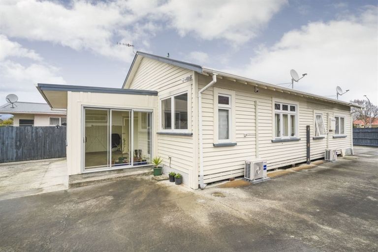 Photo of property in 99 Shamrock Street, Takaro, Palmerston North, 4412