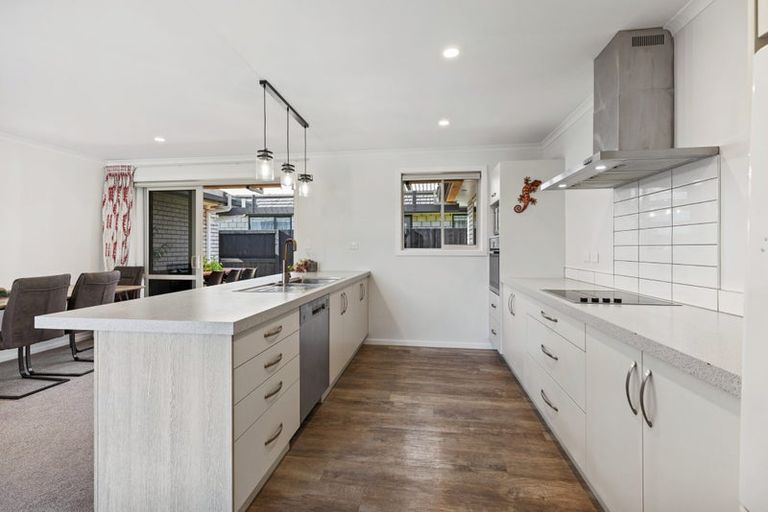 Photo of property in 21 Batty Street, Papamoa Beach, Papamoa, 3118