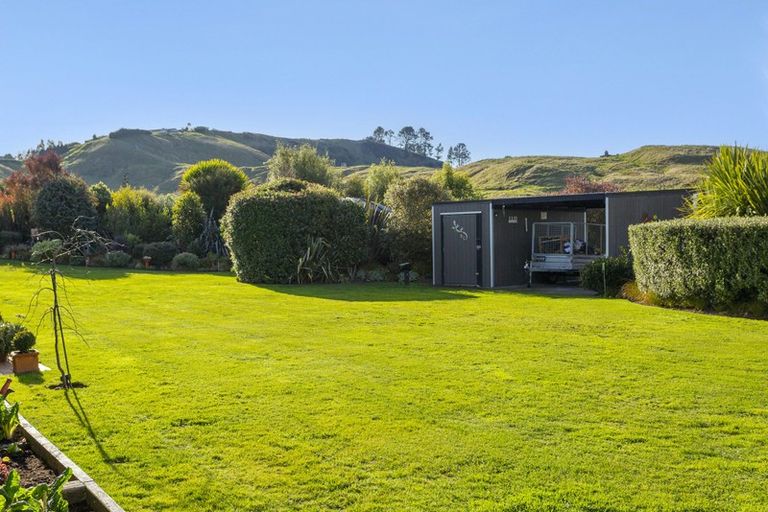 Photo of property in 21 Stewart Glen, Acacia Bay, Taupo, 3385