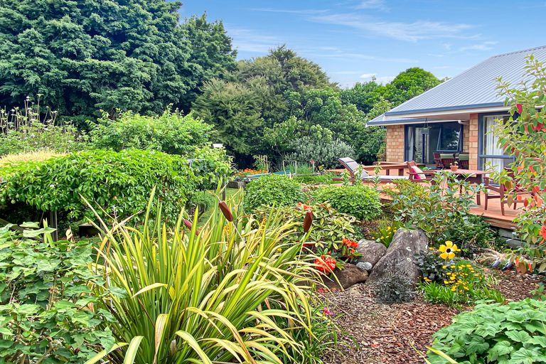 Photo of property in 21 Edkins Road, Kerikeri, 0230