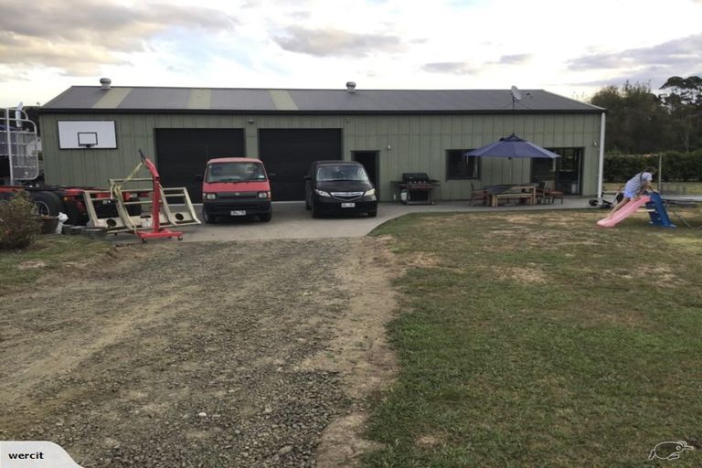 Photo of property in 245a Muriwai Valley Road, Muriwai, Waimauku, 0881