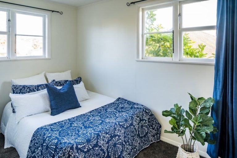 Photo of property in 32 Jillett Street, Titahi Bay, Porirua, 5022