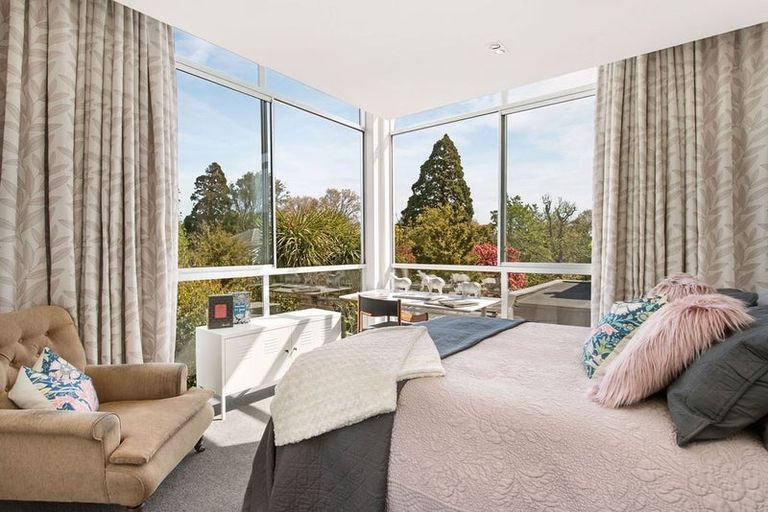 Photo of property in 8 Royds Street, Fendalton, Christchurch, 8014