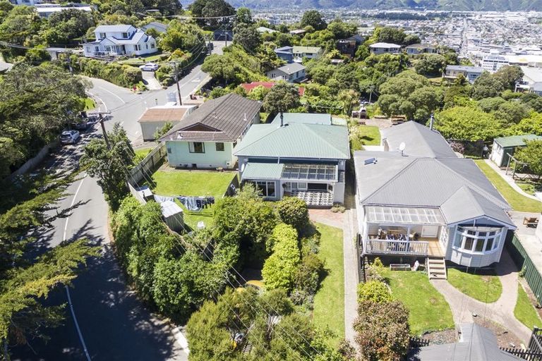 Photo of property in 50 Korokoro Road, Korokoro, Lower Hutt, 5012