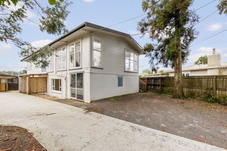 Photo of property in 16 Helena Street, Massey, Auckland, 0614