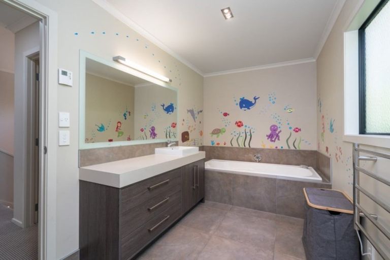 Photo of property in 174 Mapara Road, Acacia Bay, Taupo, 3385