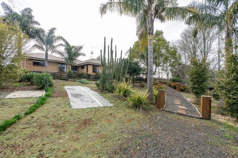 Photo of property in 802 Tuhikaramea Road, Ngahinapouri, Hamilton, 3290