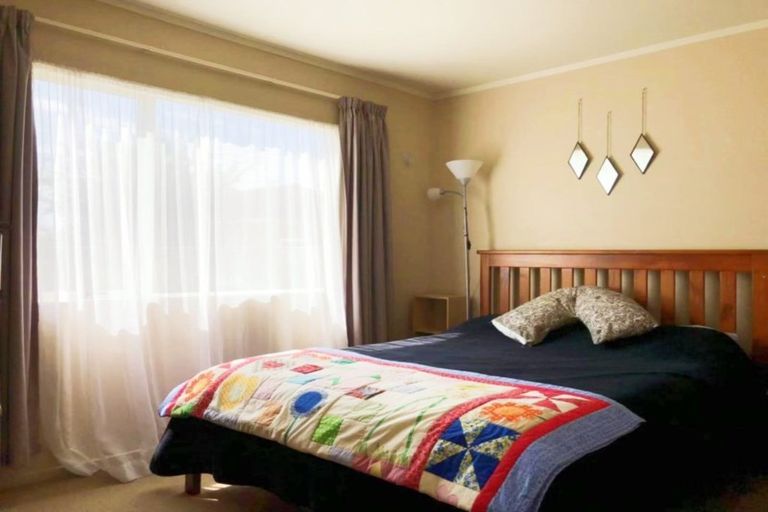 Photo of property in 11 Woodvale Road, Glen Eden, Auckland, 0602