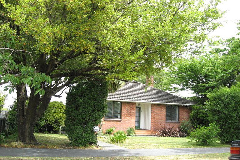 Photo of property in 5 Bateman Avenue, Bryndwr, Christchurch, 8053
