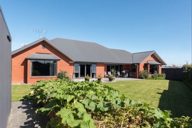 Photo of property in 18 Millibrook Place, Tinwald, Ashburton, 7700