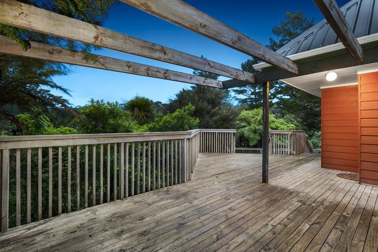 Photo of property in 174 Shaw Road, Oratia, Auckland, 0604