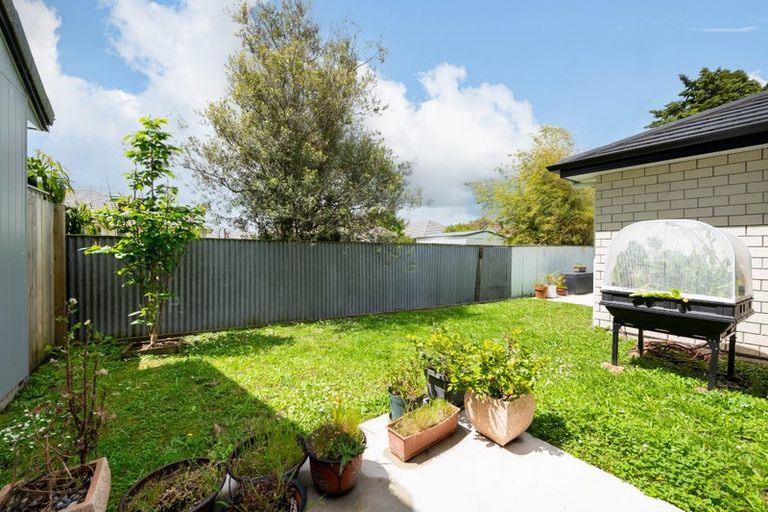 Photo of property in 35e Ross Crescent, Fairfield, Hamilton, 3214