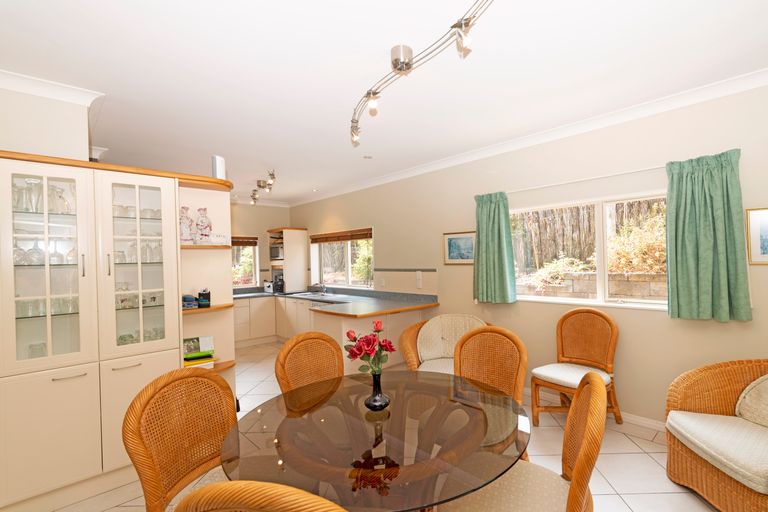 Photo of property in 7 Semillon Avenue, Henderson, Auckland, 0612