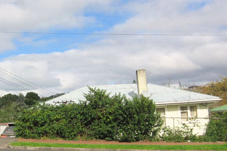 Photo of property in 4/80 West Coast Road, Glen Eden, Auckland, 0602