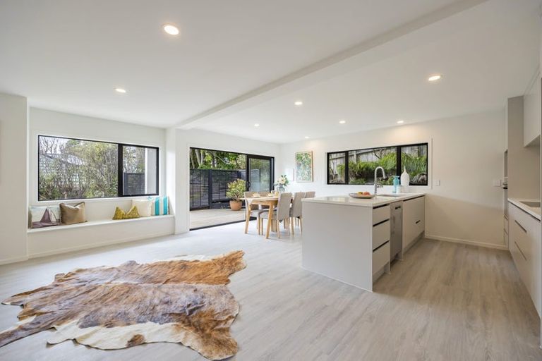 Photo of property in 7a Manuwai Road, Torbay, Auckland, 0630