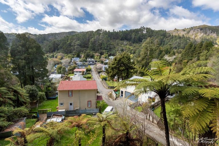 Photo of property in 470c Stokes Valley Road, Stokes Valley, Lower Hutt, 5019