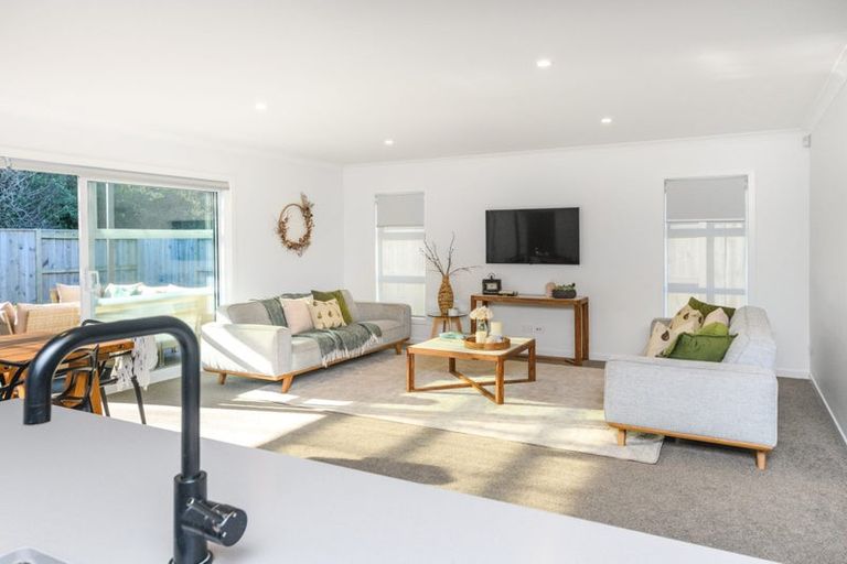 Photo of property in 31 Freedom Drive, Kelvin Grove, Palmerston North, 4414