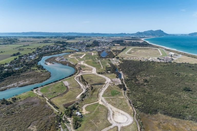 Photo of property in 127 Tamure Place, Ruakaka, 0116