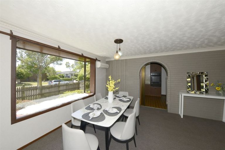 Photo of property in 9 Montclare Avenue, Ilam, Christchurch, 8041