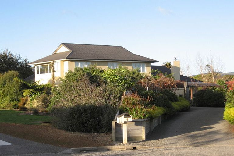 Photo of property in 8 Westpeak Way, Otaki, 5512