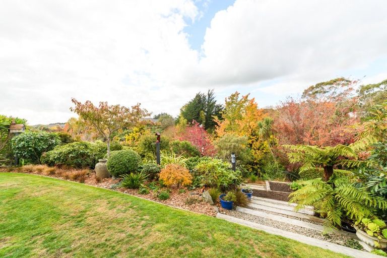 Photo of property in 4a Silkwood Place, Fitzherbert, Palmerston North, 4410