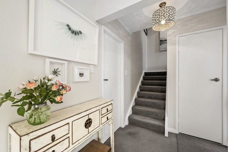 Photo of property in 9/354 Muritai Road, Eastbourne, Lower Hutt, 5013