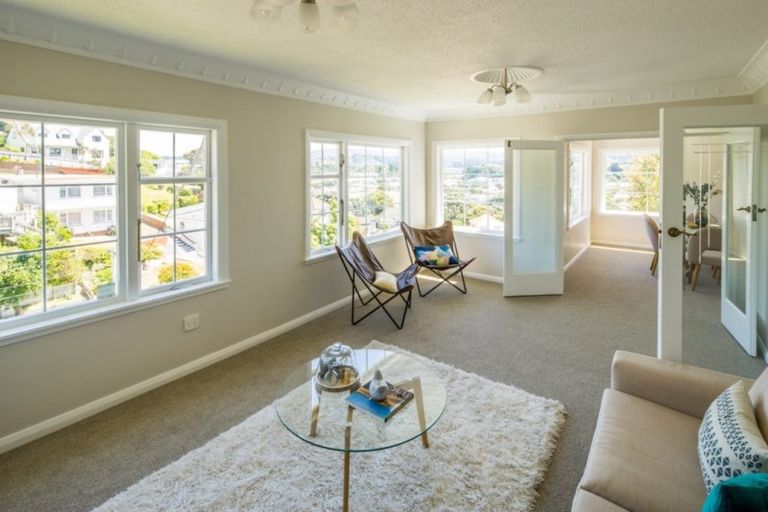 Photo of property in 25 Ashleigh Crescent, Miramar, Wellington, 6022