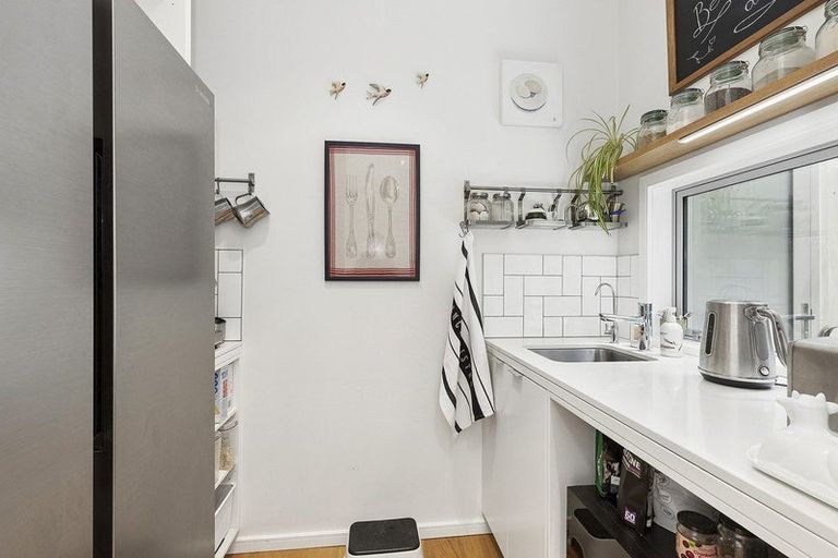 Photo of property in 405b Karori Road, Karori, Wellington, 6012