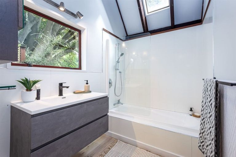 Photo of property in 198 Riverlaw Terrace, Saint Martins, Christchurch, 8022