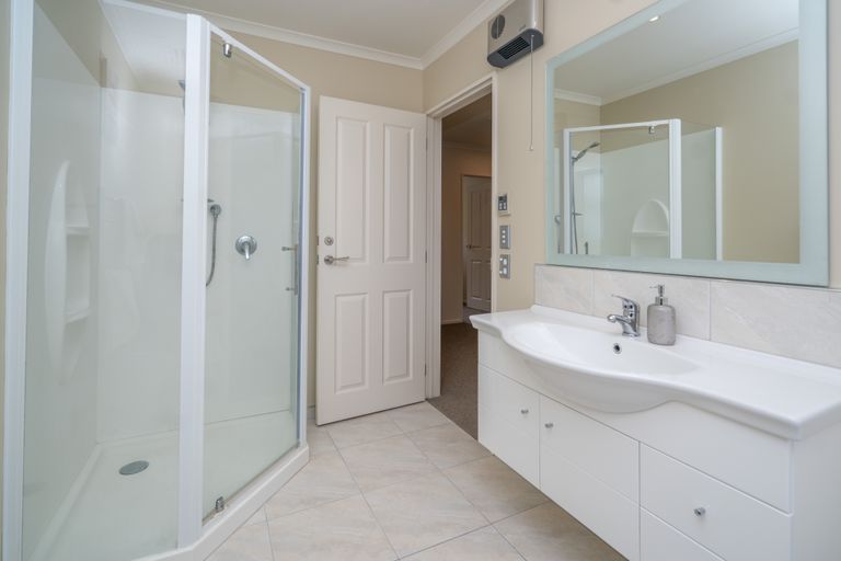 Photo of property in 54 Westpark Drive, Burnside, Christchurch, 8053