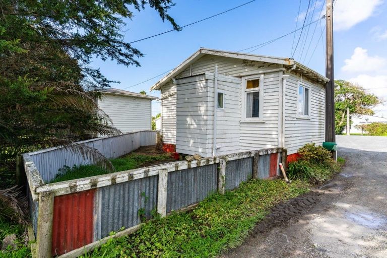 Photo of property in 18 Ruawai Wharf Road, Ruawai, 0530