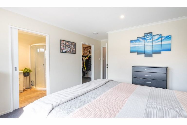 Photo of property in 17 Buckleys Road, Rangiora, 7400