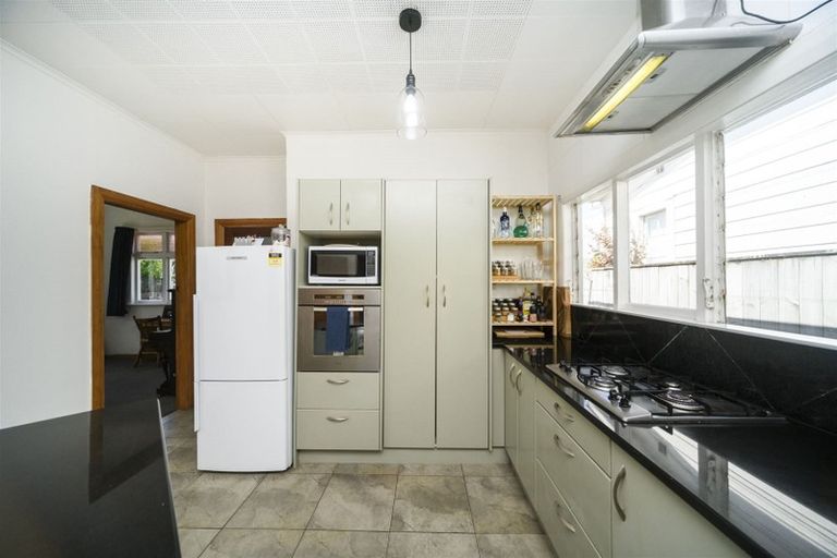 Photo of property in 15 Waldegrave Street, Palmerston North, 4410