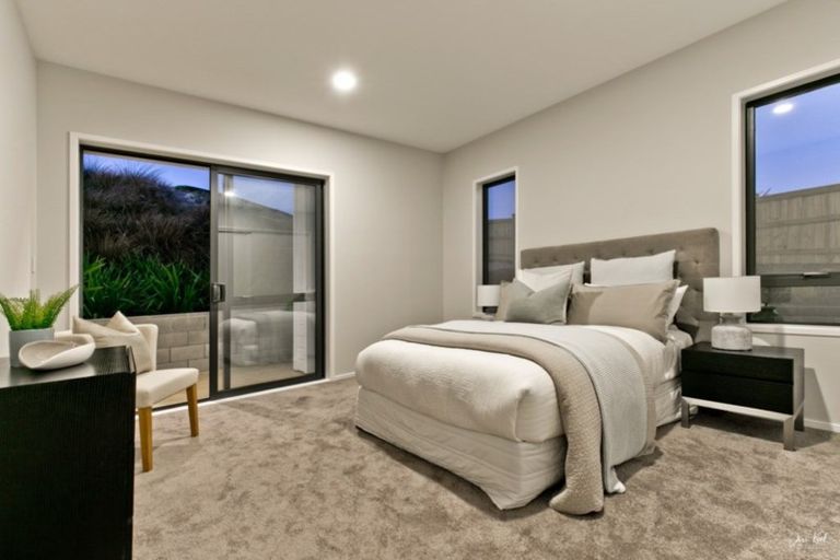 Photo of property in 21 Longshore Drive, Long Bay, Auckland, 0630