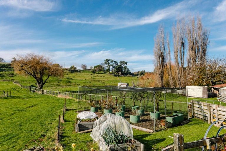 Photo of property in 36 Riverdale Road, Dannevirke, 4930